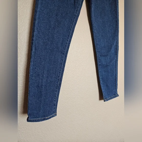 Levi's Silvertab Mini Mom Tapered Slim Jeans 26 - Picture 4 of 10